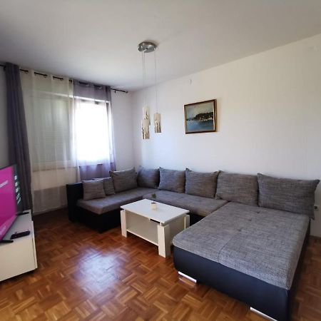 Apartament 奥米沙利 外观 照片