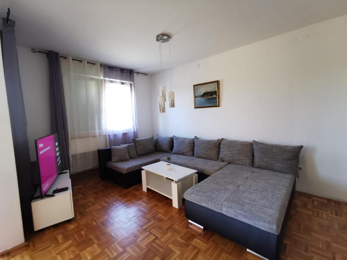 Apartament 奥米沙利 外观 照片