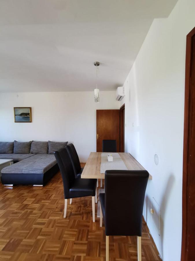Apartament 奥米沙利 外观 照片